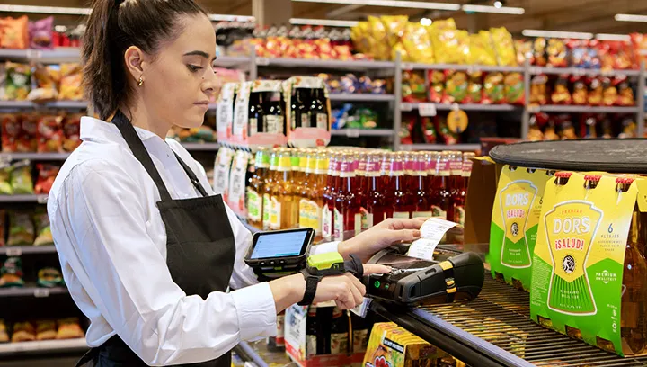 軽量構造と長時間対応のバッテリ性能