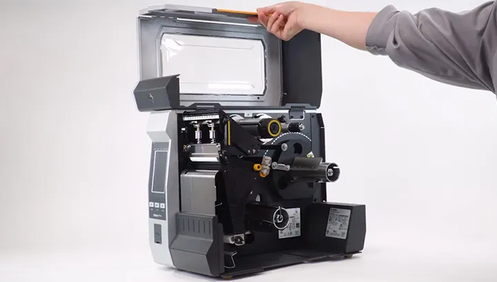 省スペース筐体 & バイフォールドドア